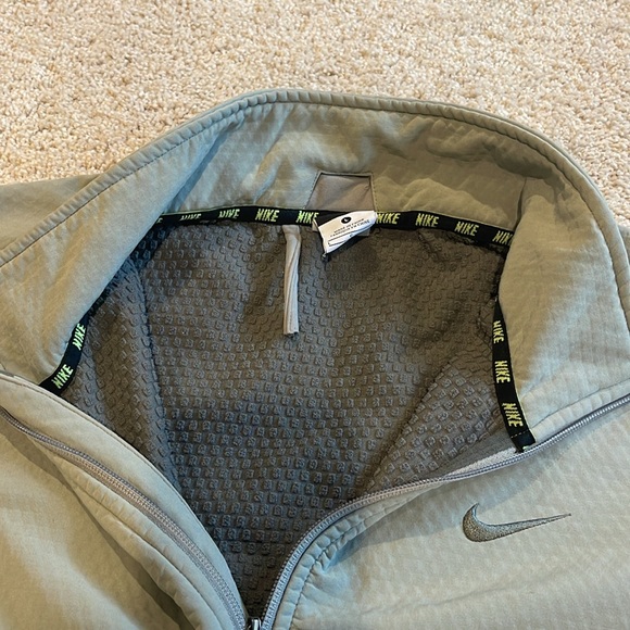 Nike Jacket - Picture 5 of 9